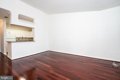 4551 Strutfield Ln unit 4425, Alexandria, VA 22311 - photo 4