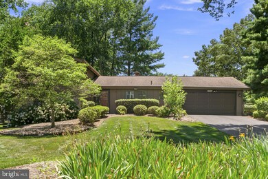 12605 Denmark Dr, Herndon, VA 20171 - photo 3