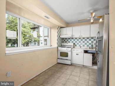 14433 Taos Ct, Silver Spring, MD 20906 - photo 5