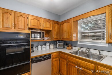 323 E Beech St NE, Cedar Springs, MI 49319 - photo 7