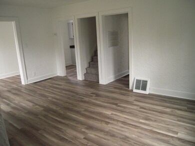 230 W Sycamore St, Elkhart, IN 46516 - photo 2