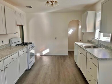 Bight and roomy kitchen
