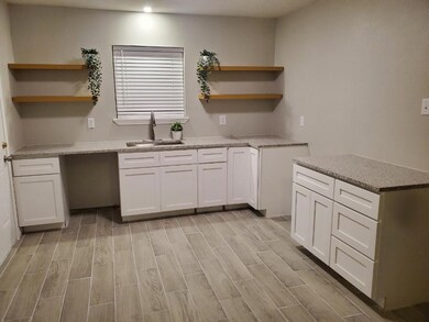 8502 Spaulding St, Houston, TX 77016 - photo 4