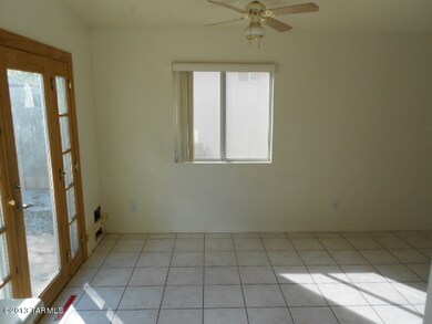 022-201171 DINING