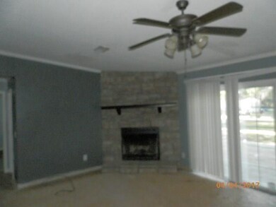LIVING RM