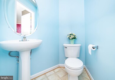 511 Hupps Hill Ct, Strasburg, VA 22657 - photo 5