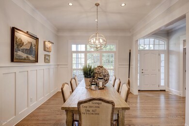 1204 Vanderhorst Way-large-006-42-40 41