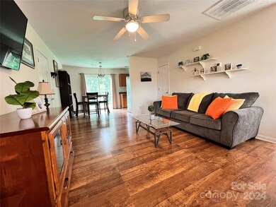 930 Faye St, Statesville, NC 28677 - photo 6