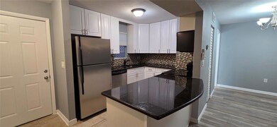 11913 Congressional Dr unit 11913, Tampa, FL 33626 - photo 2