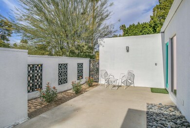 300 N Orchid Tree Palm Springs-large-007
