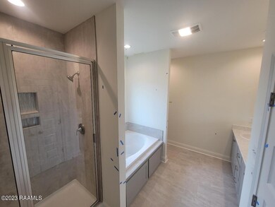 B930AEEA-AF06-4625-B649-A507B4304869