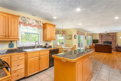 24 Rainbow Ln, North Smithfield, RI 02896 - photo 4