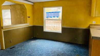 431-435511 Dining room