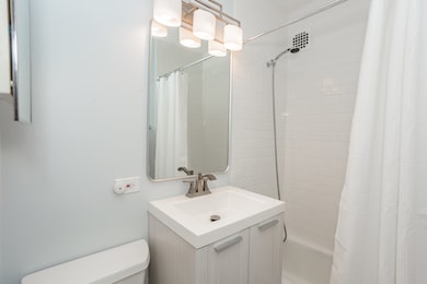 880 N Lake Shore Dr unit 17D, Chicago, IL 60611 - photo 7