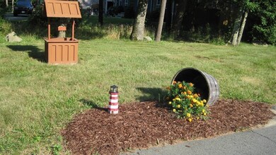 252 Mattapoisett Rd, Acushnet, MA 02743 - photo 6