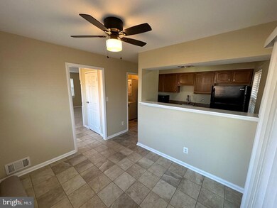 9629 Hagel Cir unit 26/A, Lorton, VA 22079 - photo 6