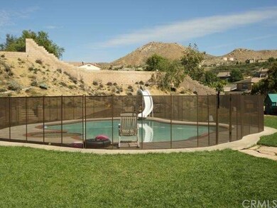 Extra Large Pool W/ View's 