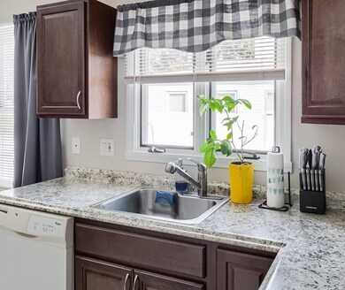 48 Fuller St unit 48, Clinton, MA 01510 - photo 4