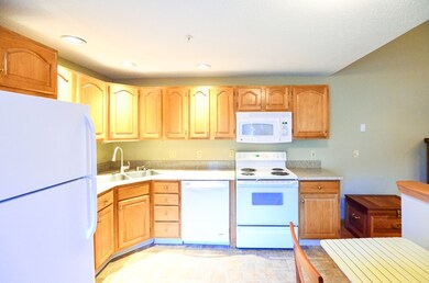 17 Castle Hills Rd unit B, Agawam, MA 01001 - photo 7