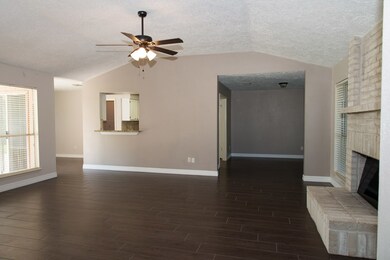 1312 Oak Hollow Dr, Friendswood, TX 77546 - photo 3