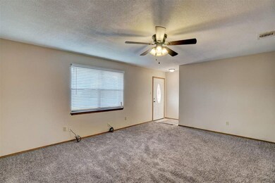 235 Deer Dr, Cache, OK 73527 - photo 3