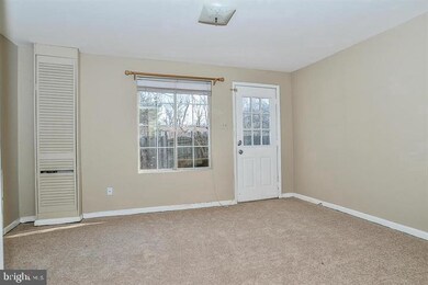 8441 Lazy Creek Ct, Springfield, VA 22153 - photo 3