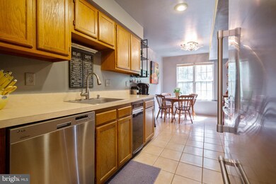20233 Shipley Terrace unit 3-A-201, Germantown, MD 20874 - photo 6