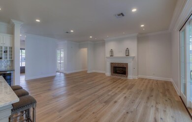005_Living Room