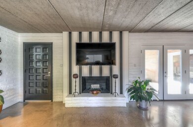 Living Room (2)