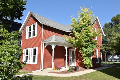 918 Cedar St, West Bend, WI 53095 - photo 3