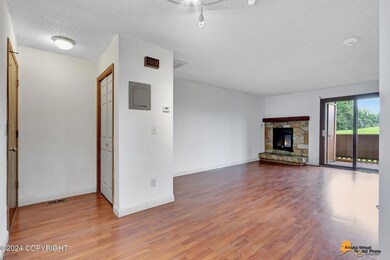 Entry_Living_AVDP03