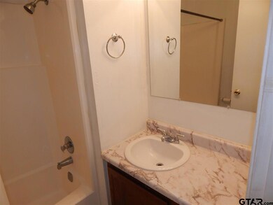 6137 6137 Mesquite Dr, Tyler, TX 75707 - photo 5