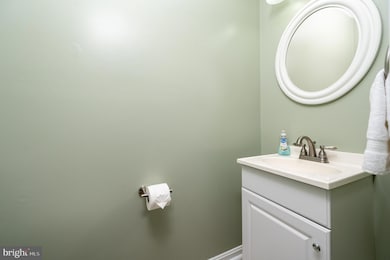 521 Realm Ct E unit 11-68, Odenton, MD 21113 - photo 5