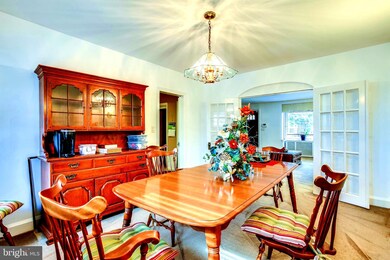 815 Lyndhurst St, Baltimore, MD 21229 - photo 5