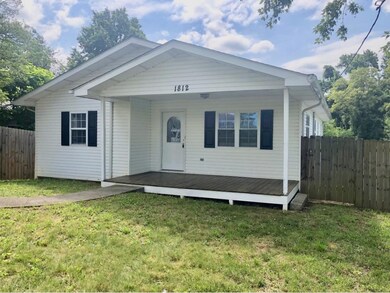 1812 E Millard St, Johnson City, TN 37601 - photo 2