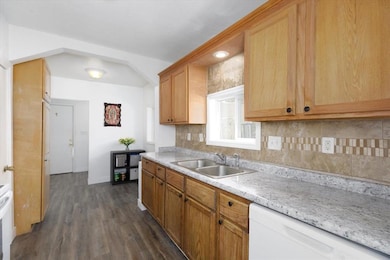 1008 67th St, Windsor Heights, IA 50324 - photo 3