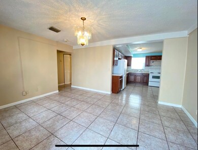 1412 Okeechobee Rd unit 3, West Palm Beach, FL 33401 - photo 2