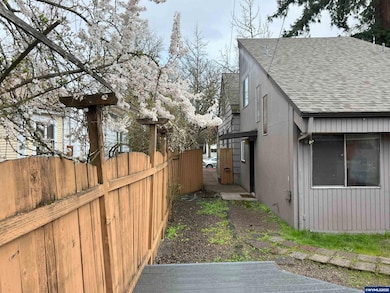 430 SW 6th St, Corvallis, OR 97333 - photo 3