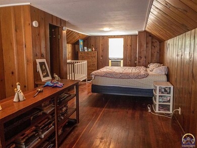 1170 SW Oakley Ave, Topeka, KS 66604 - photo 7