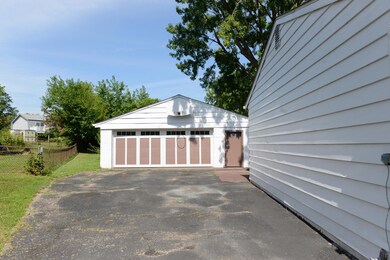 Detached garage