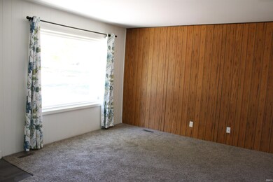 5026 S Camden Dr, Fort Wayne, IN 46825 - photo 6