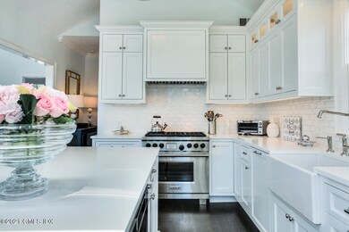 633 Steamboat Rd unit 4, Greenwich, CT 06830 - photo 6