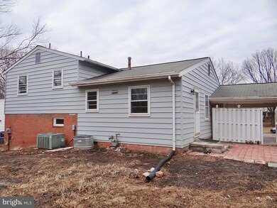 13513 Pennsboro Dr, Chantilly, VA 20151 - photo 6