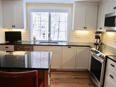 40 White Plains Ave, Londonderry, NH 03053 - photo 4