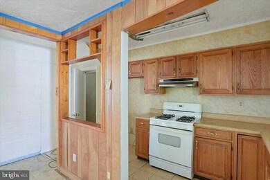 2656 W Franklin St, Baltimore, MD 21223 - photo 5