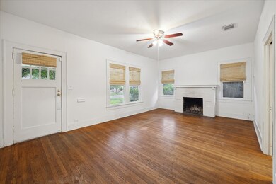 1604 Sul Ross St, Houston, TX 77006 - photo 2