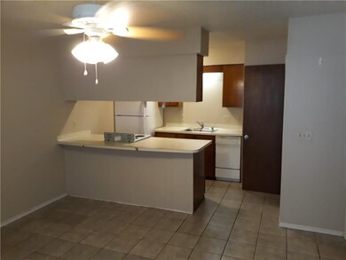 201 S Baggett St unit 6, Prairie Grove, AR 72753 - photo 3