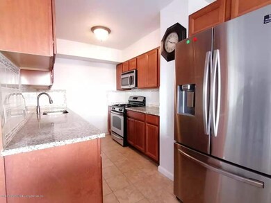37A Country Dr N unit 7, Staten Island, NY 10314 - photo 4