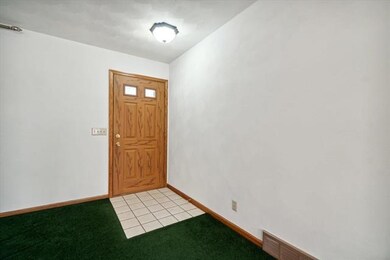 740 E Holly Rd, Beloit, WI 53511 - photo 5