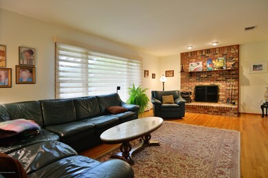 21 Edie Dr, Marlboro, NJ 07746 - photo 5